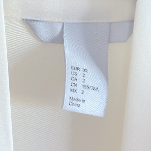 Gorgeous Suit Blouse off white sheer long sleeve with front collar large bow - Picture 5 of 7